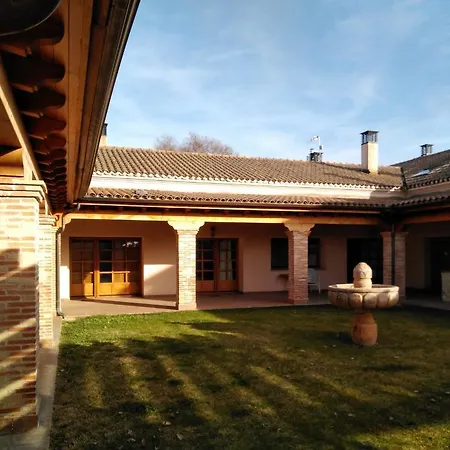 Casas Olmo Y Fresno Jardin Y Piscina A 17 Kilometros De Ferienhaus Salamanca