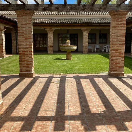 Casas Olmo Y Fresno Jardin Y Piscina A 17 Kilometros De Ferienhaus Salamanca