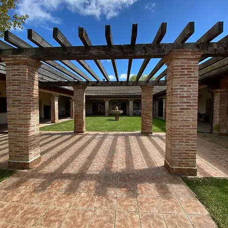 Ferienhaus Casas Olmo Y Fresno Jardin Y Piscina A 17 Kilometros De *