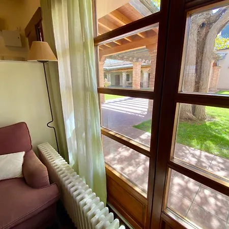 Casas Olmo Y Fresno Jardin Y Piscina A 17 Kilometros De Ferienhaus