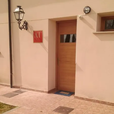Ferienhaus Casas Olmo Y Fresno Jardin Y Piscina A 17 Kilometros De Salamanca