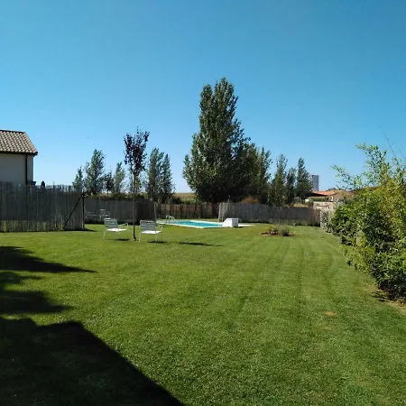 Ferienhaus Casas Olmo Y Fresno Jardin Y Piscina A 17 Kilometros De